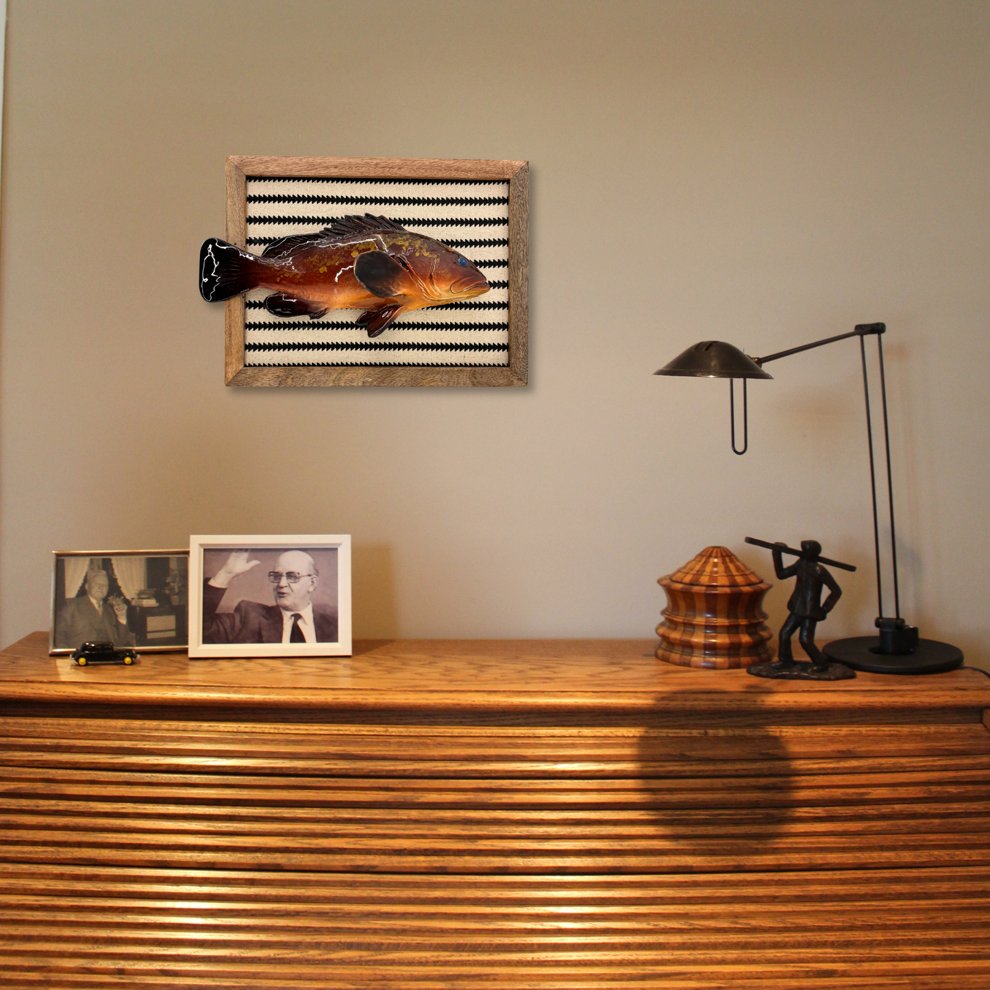 Cernia multo grande in een gestoffeerd houten lijst streep, 40X31cm