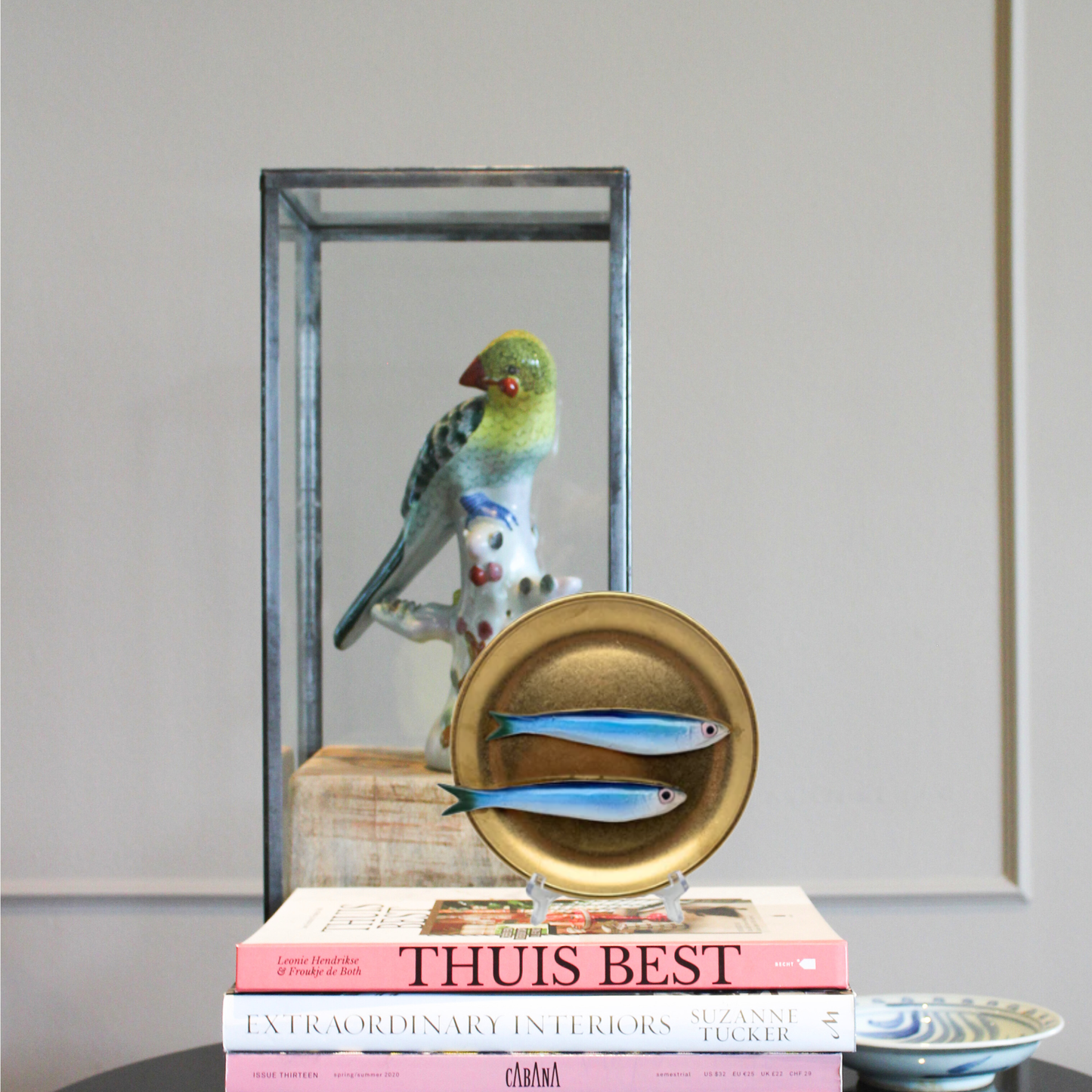 Sardines medio op antique gouden bord, 20 cm