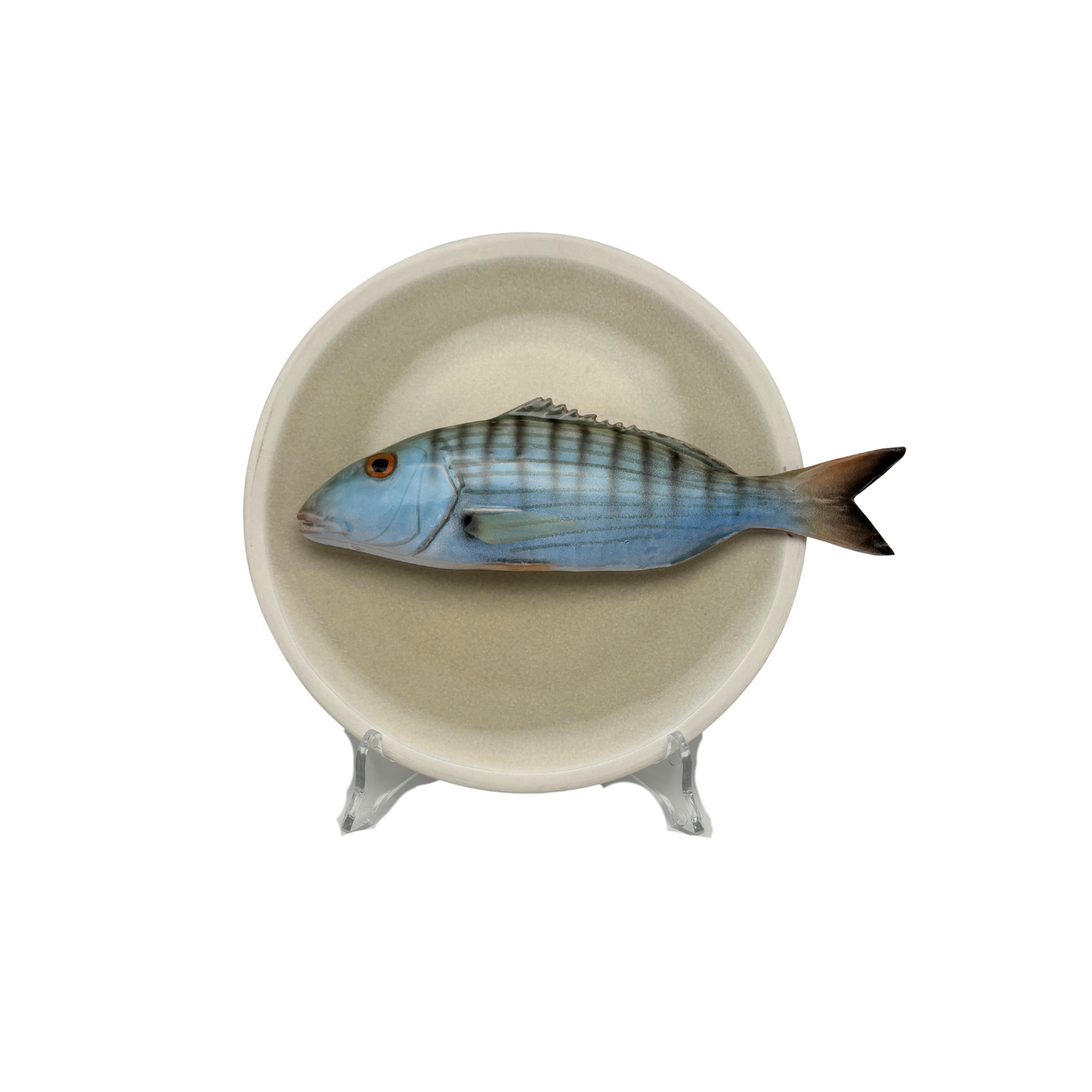 Marmora op een zandkleur bord, 20cm rond