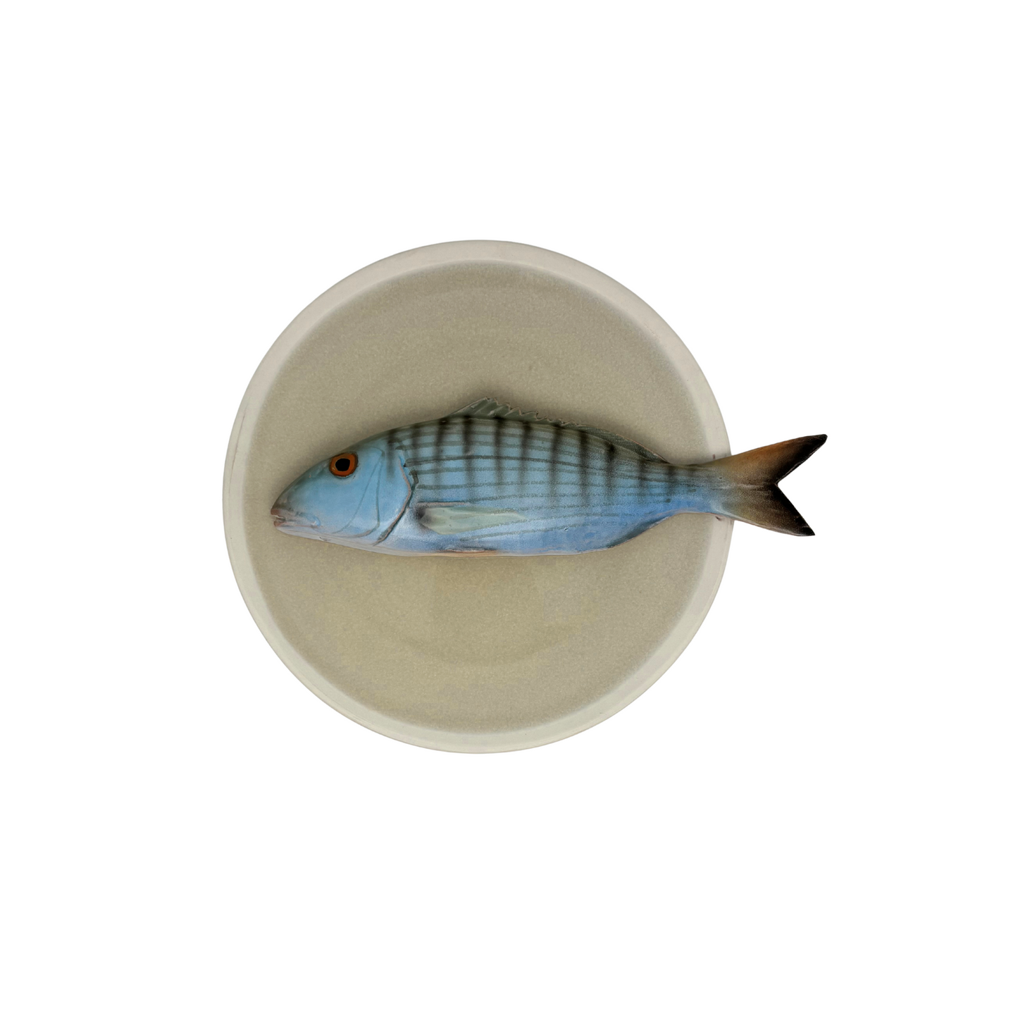 Marmora op een zandkleur bord, 20cm rond