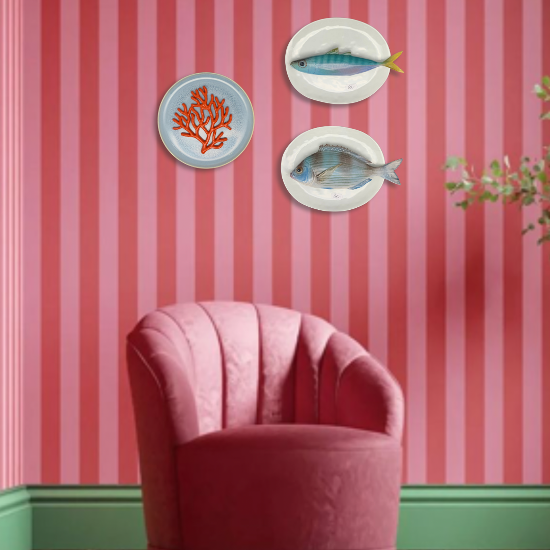 1117 Tanuta op een ovaal wit bord, 27X19cm