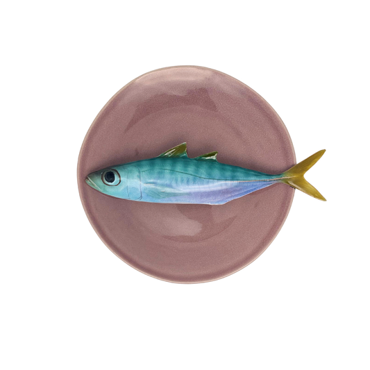 Makreel/Sugarello op lila bord, 22 cm rond