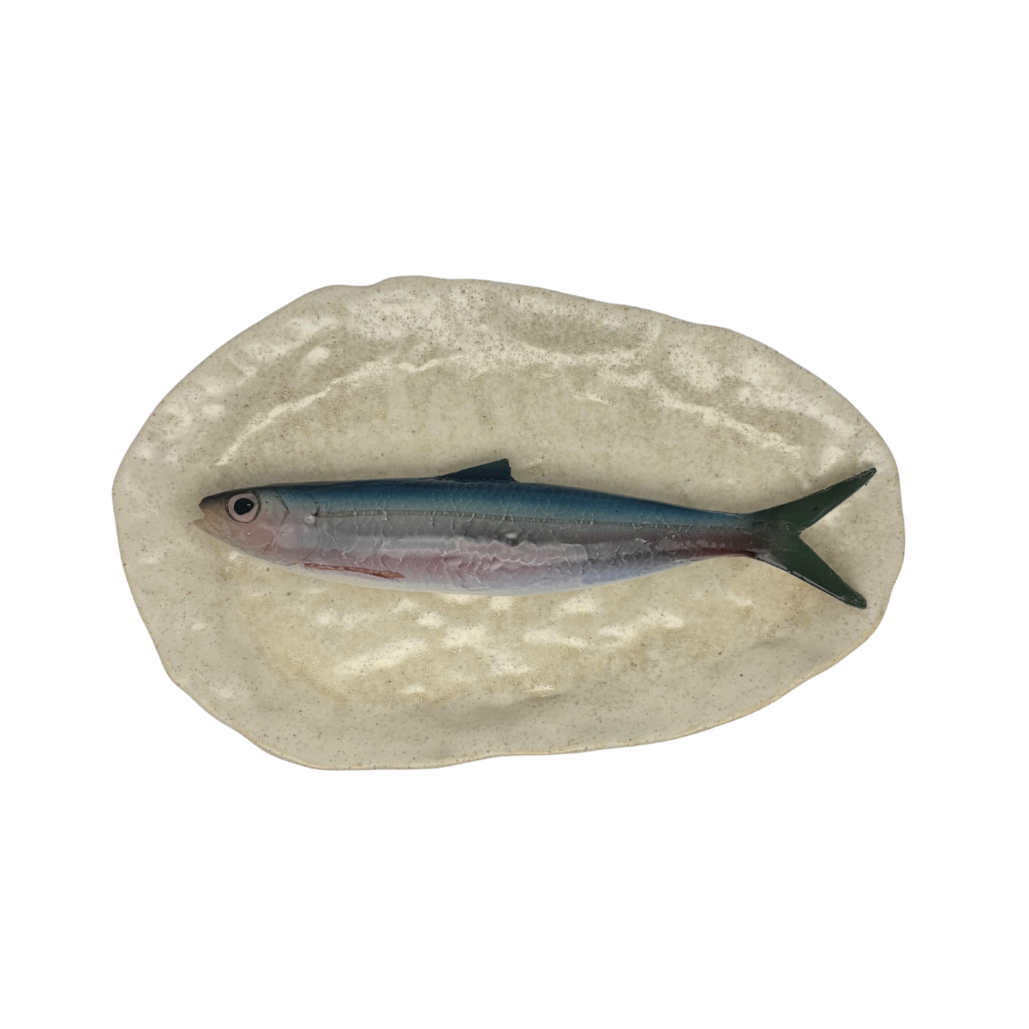 Alaccia op rustiek, organisch gevormd zandbeige bord, 27.5X17cm