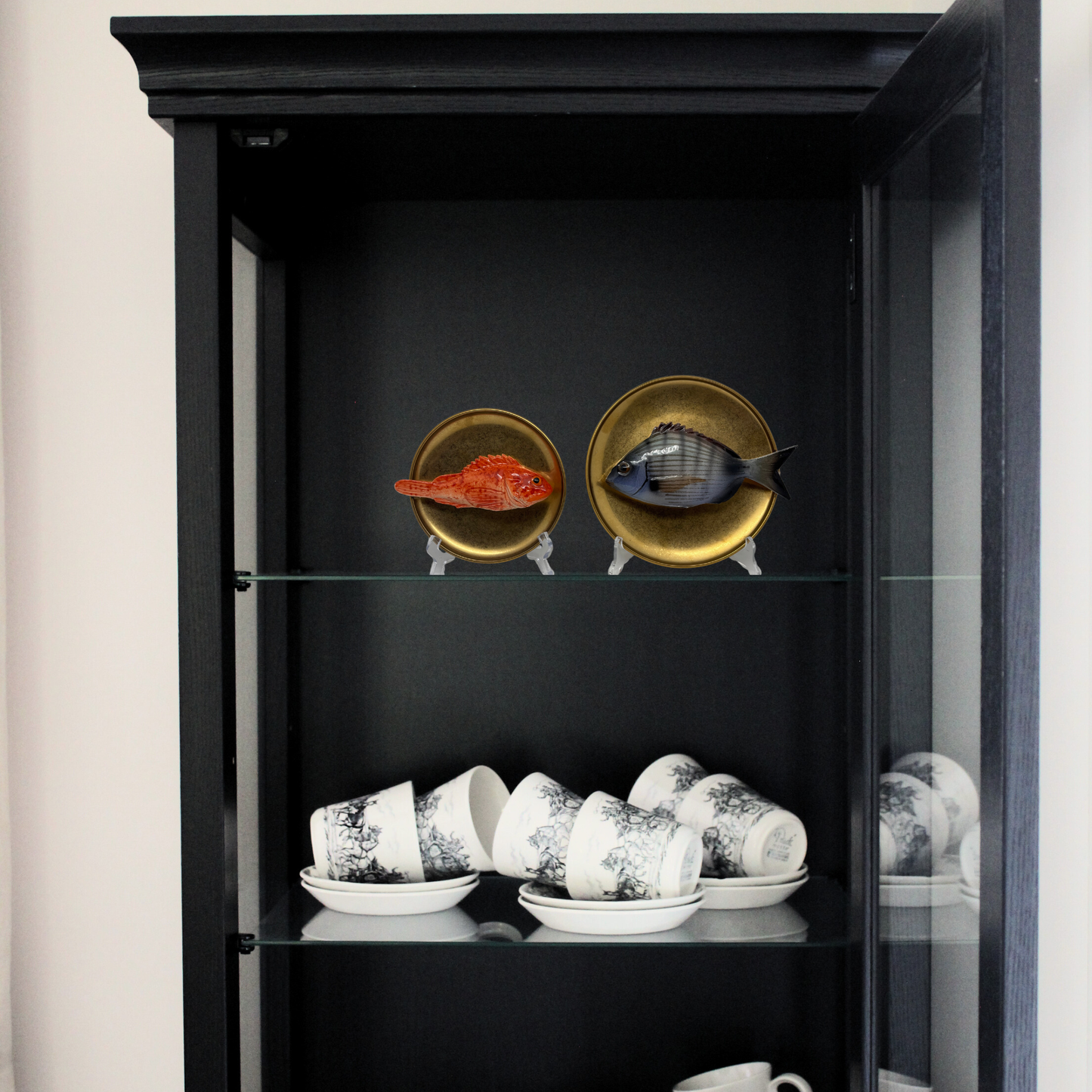 Scorfano op antiek gouden bord, 13.5 cm rond