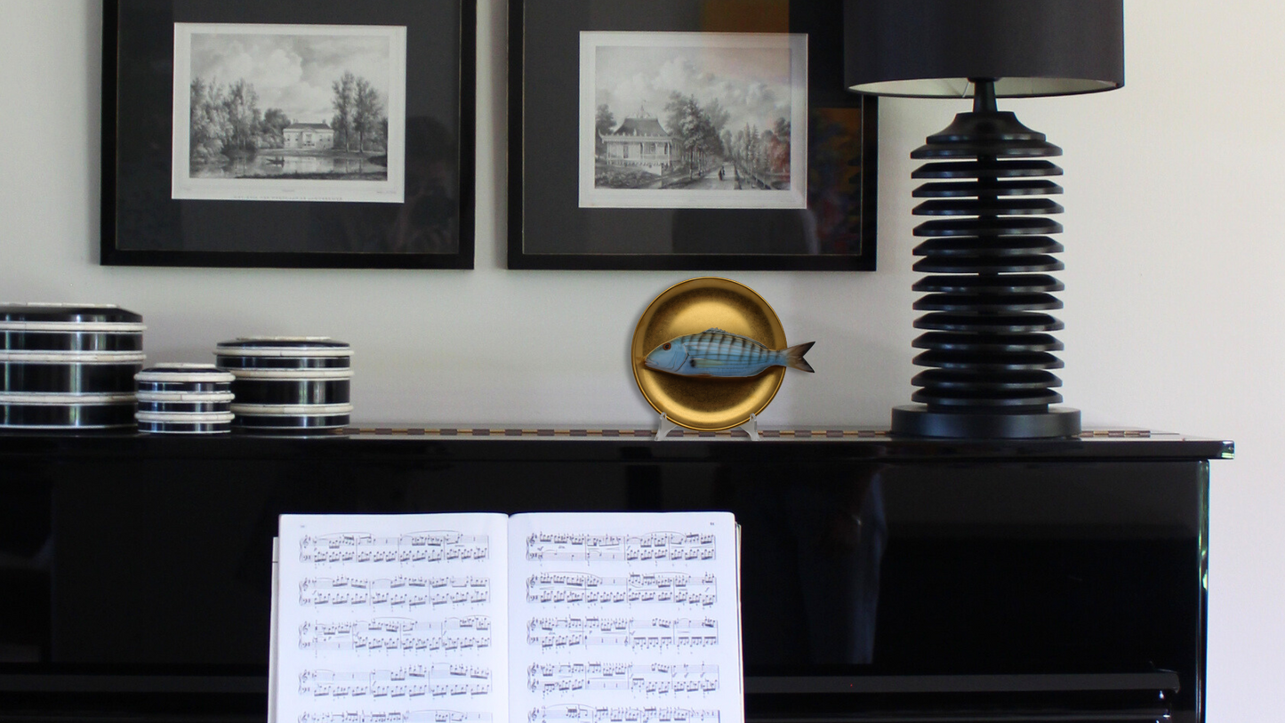 Marmora op antiek goud bord, 20 cm rond