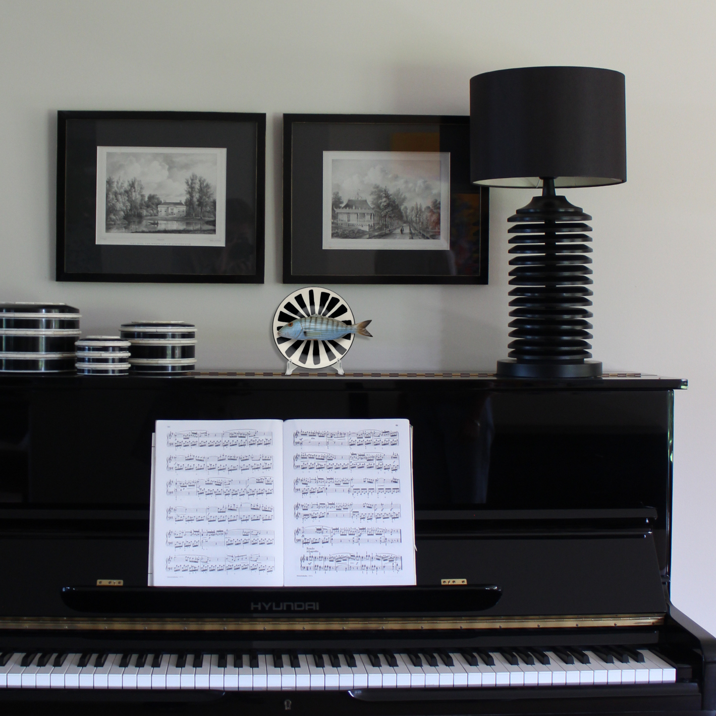 Marmora op zwart met wit bewerkt bord, 20 cm