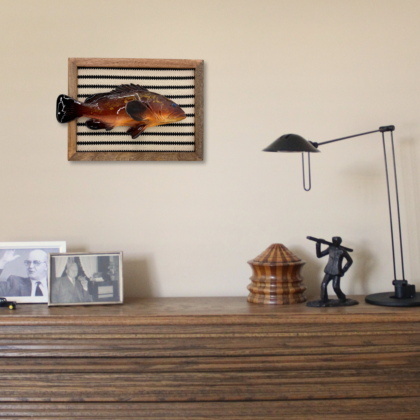 Cernia multo grande in een gestoffeerd houten lijst streep, 40X31cm