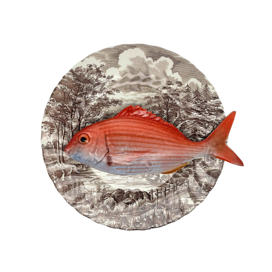 Pagro op bruin vintage bord, 26 cm rond