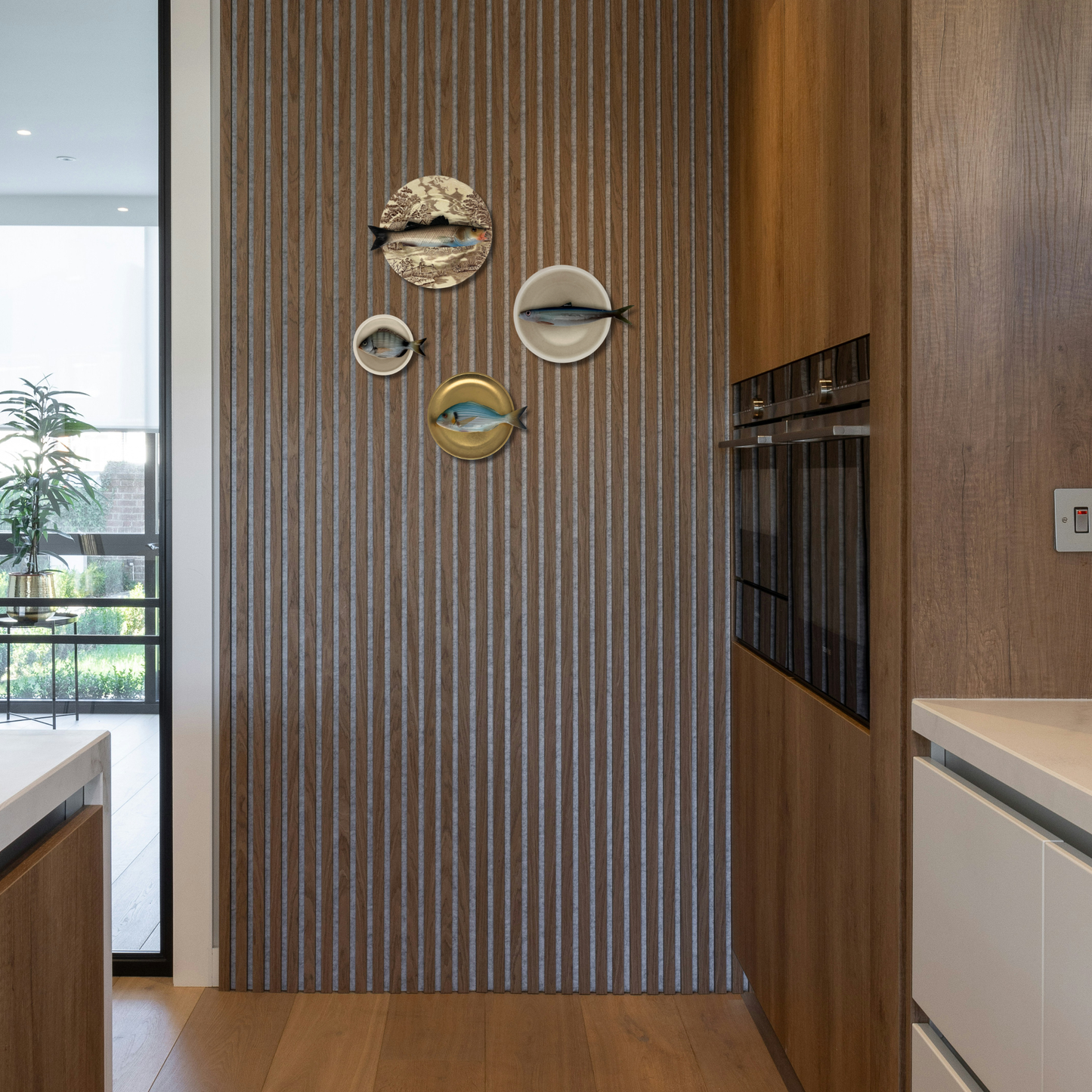 Alaccia/Haring op een beige bord met lichte rand, 20 cm