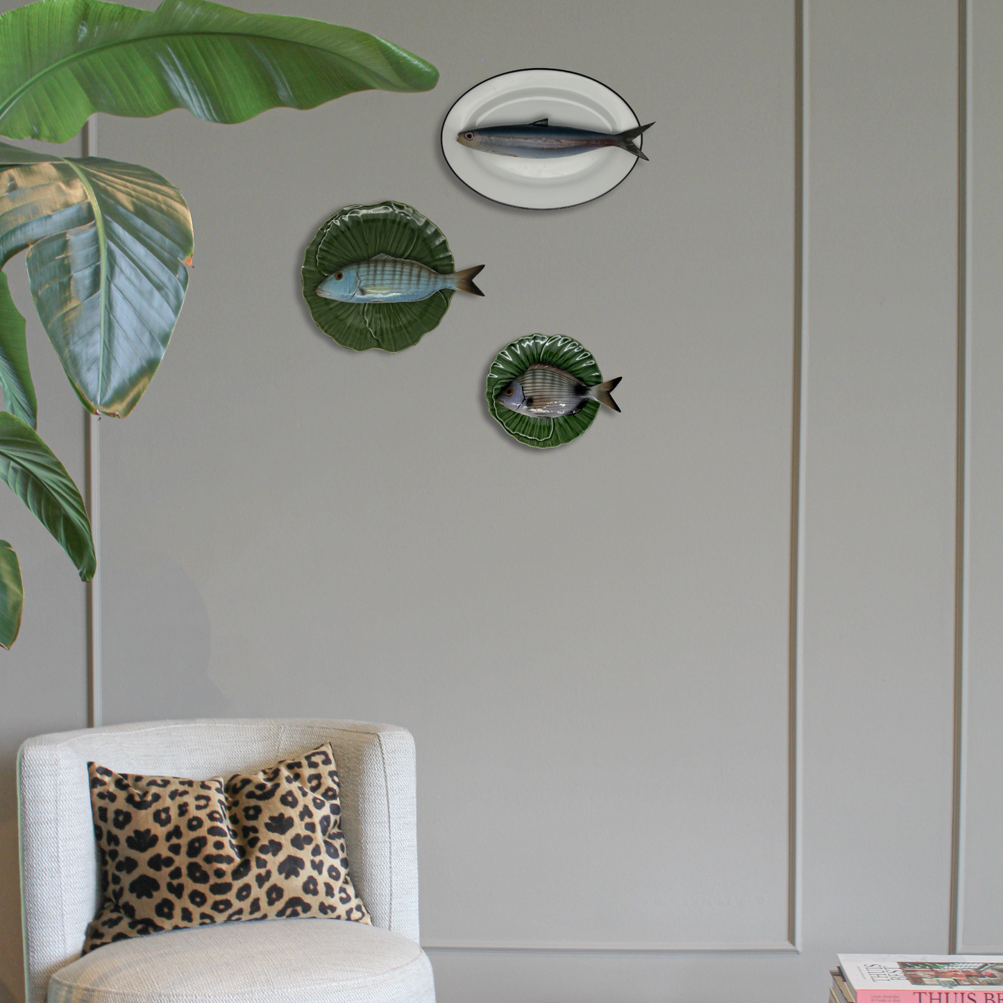 Sarago medio op groen bladvormig bord, 16cm